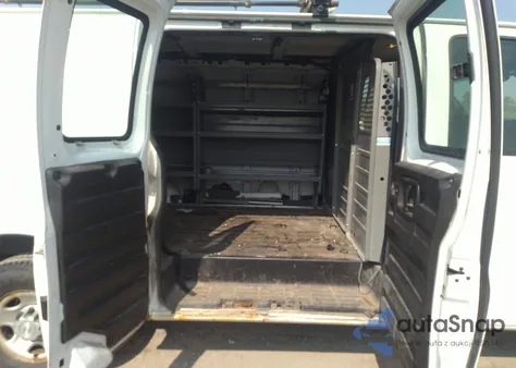 2017 Chevrolet Express G2500 из США, поврежденный, VIN 1GCWGAFF9H1172928